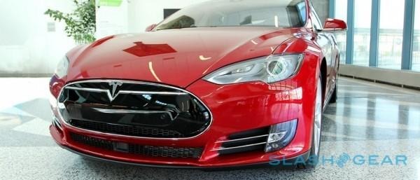 Tesla hacked: car can be shut down via connected laptop