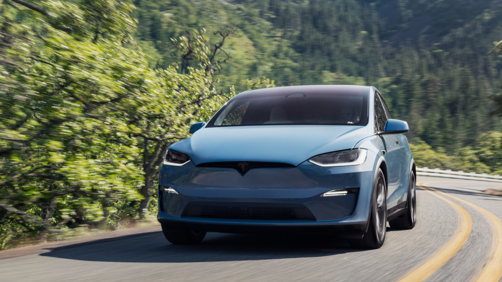 Tesla May Finally Add CarPlay, And EV Owners' Response Is Exactly What You'd Expect