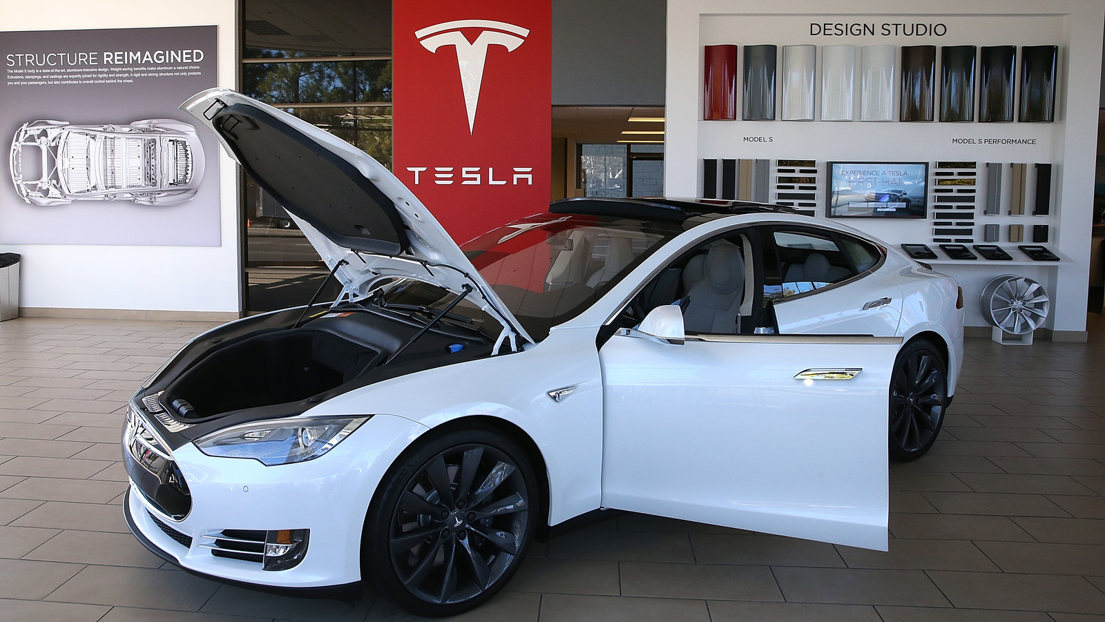 Os custos de reparo da Tesla são mais de 27% maiores do que o carro médio.  Aqui está o porquê