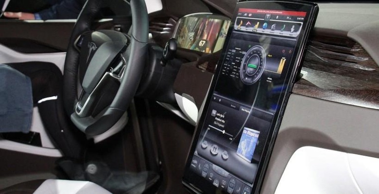 tesla_model_x_dashboard_1-820x420