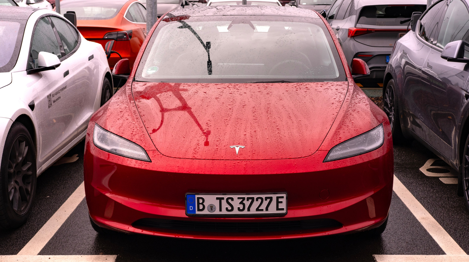 Tesla's Autopark Doesn't Always Work - Here's When To Take Control