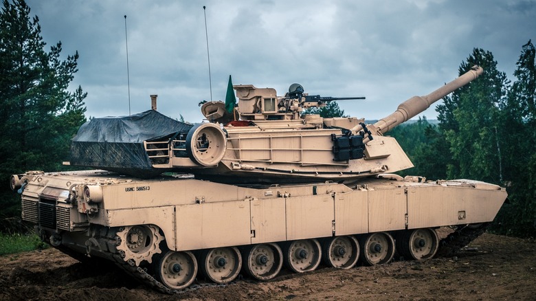 M1 Abrams tank 