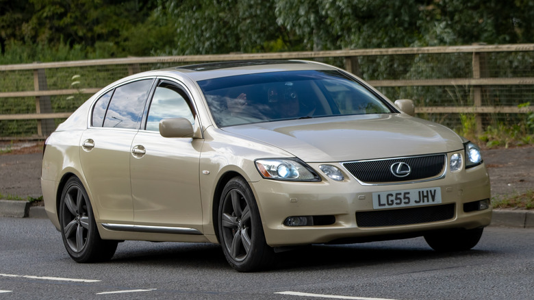 2005 Lexus GS300 that featured the 3GR-FSE