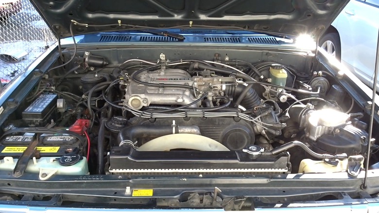 Toyota 3VZ-E V6 engine detail