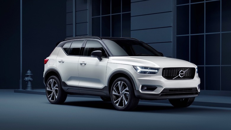 2022 Volvo XC40 Front view