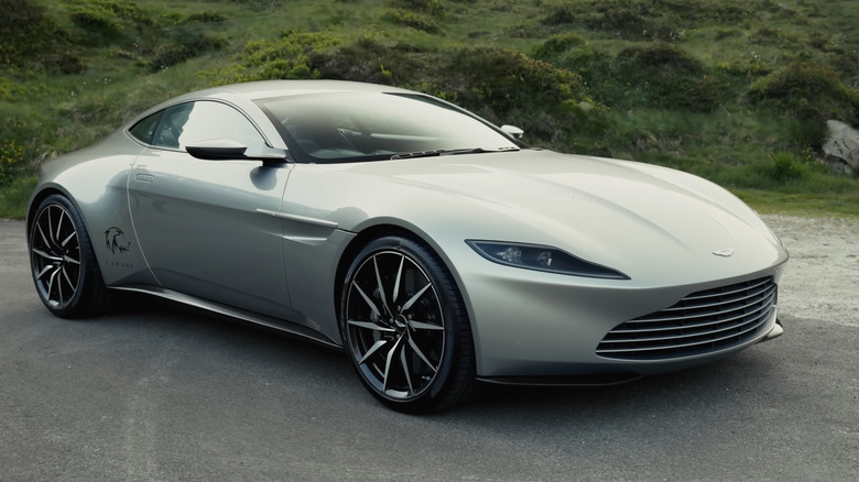 Aston Martin DB10