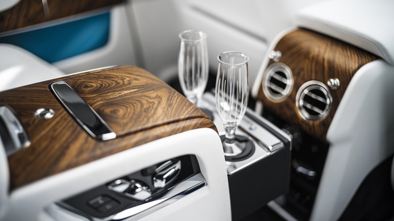Rolls-Royce Cullinan drinks cabinet