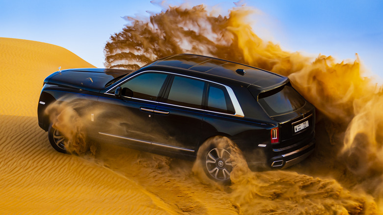 The 10 Coolest Features Of The 2022 Rolls Royce Cullinan