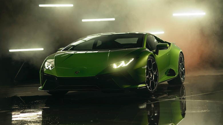 Lamborghini Huracán Tecnica studio shot