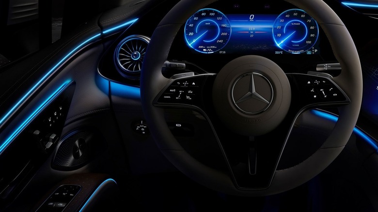 Mercedes-Benz EQS SUV ambient lighting