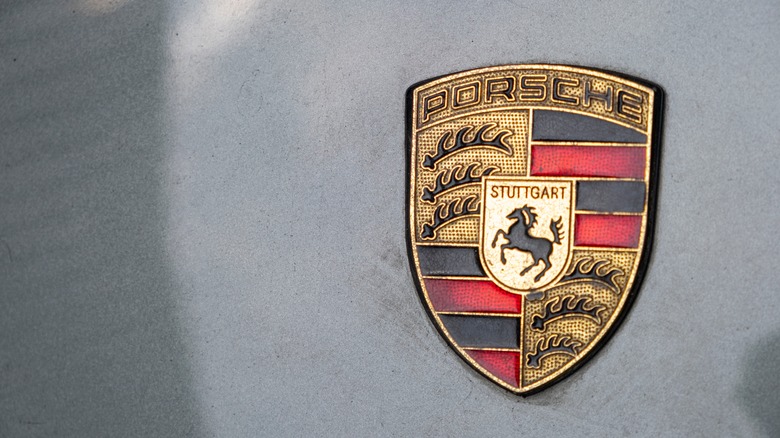 Headlight of black porsche