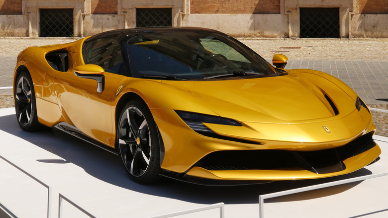 Ferrari SF90 Stradael