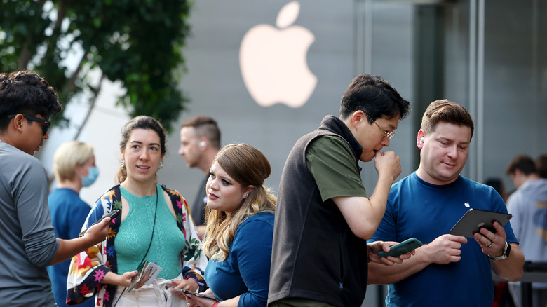 People outside of an apple store