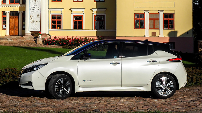 nissan leaf