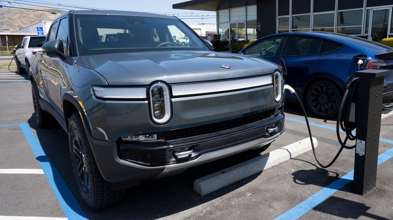 rivian r1t