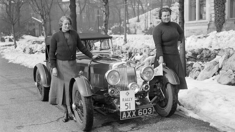 Women preparing a race car