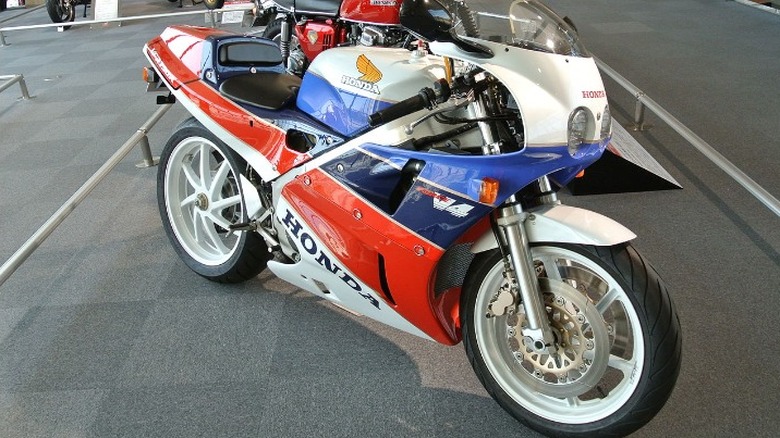 Honda RC30