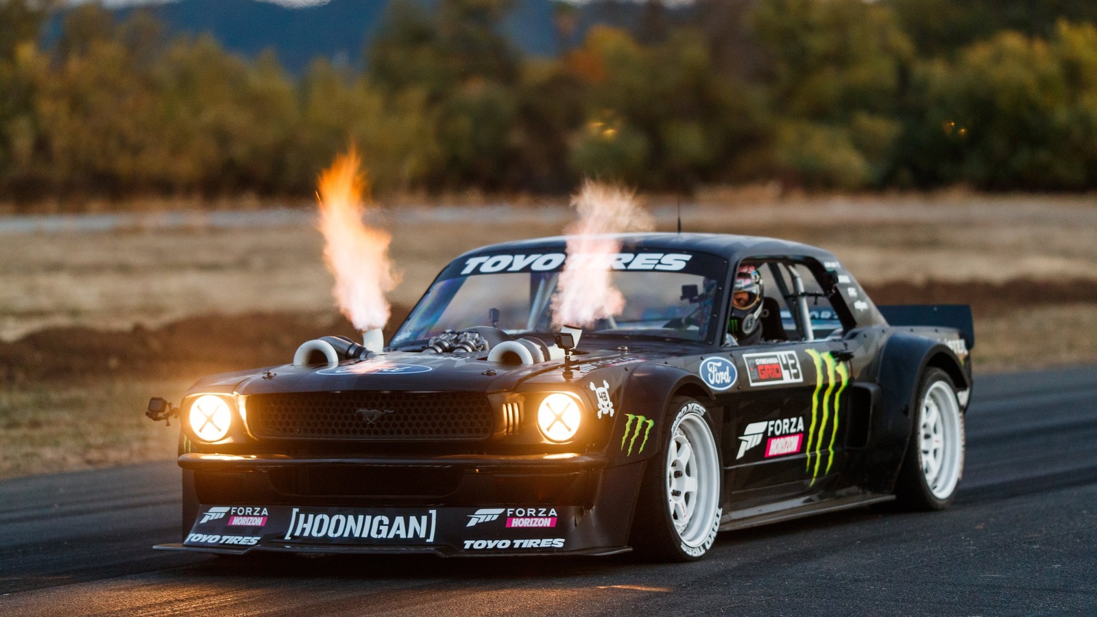 The 10 Wildest Stunt Cars In History – SlashGear
