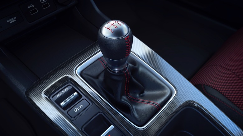 2022 Honda Civic Si shifter