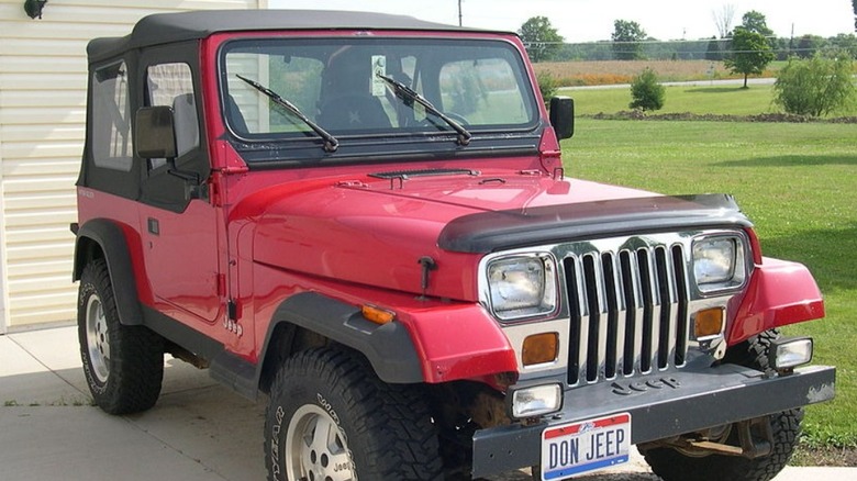 1987-95 Jeep Wrangler YJ rock climbing