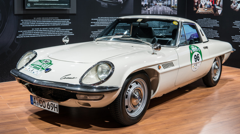 Mazda Cosmo Sport at show