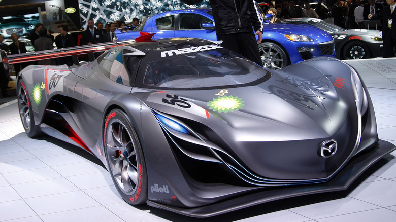 Mazda Furai at show