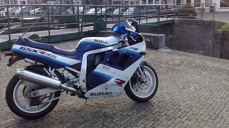 A Suzuki GSX-R1100 by a canal