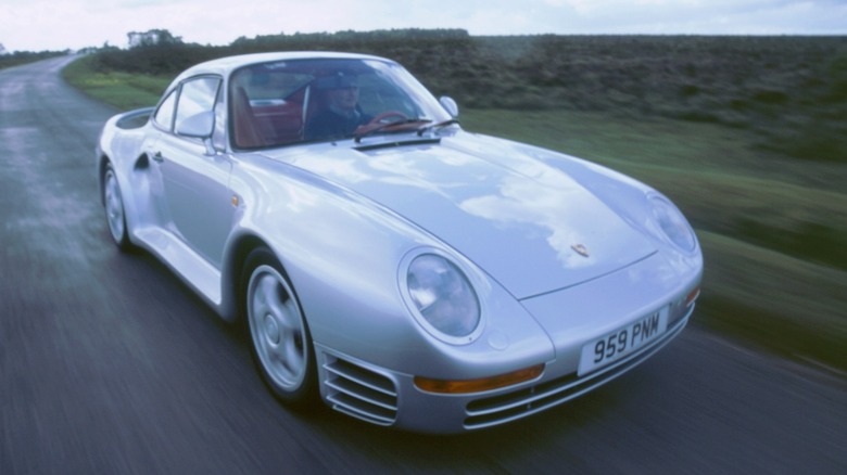 Silver Porsche 959
