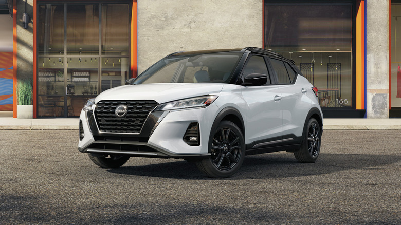 Nissan Kicks front 3/4 view