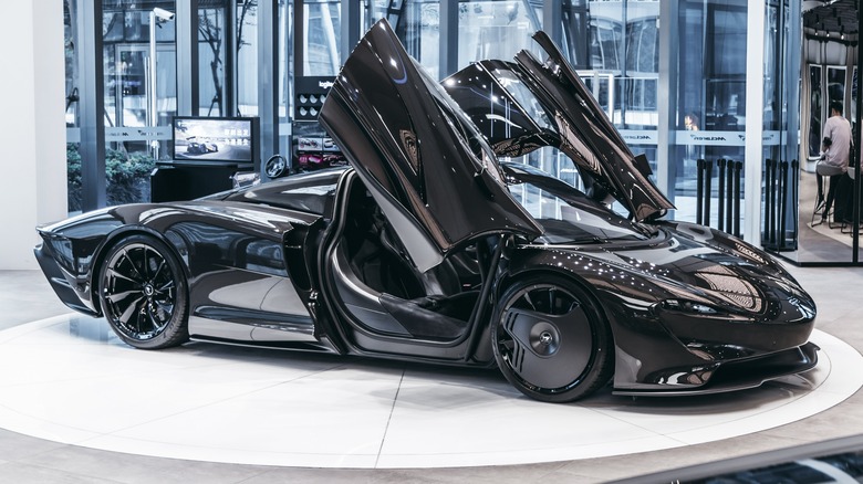 McLaren Speedtail in Shanghai showroom