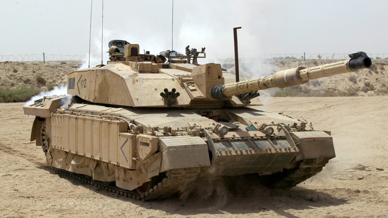 An FV4034 Challenger 2 Main Battle Tank operating in the desert
