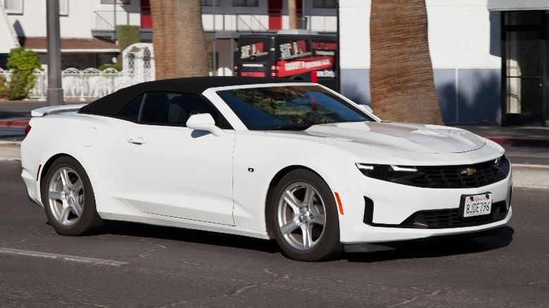 White Chevrolet Camaro 1LT