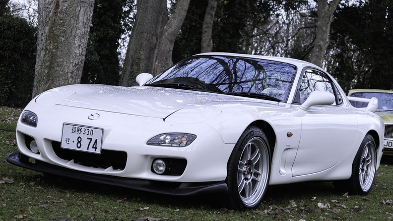 White Mazda RX-7