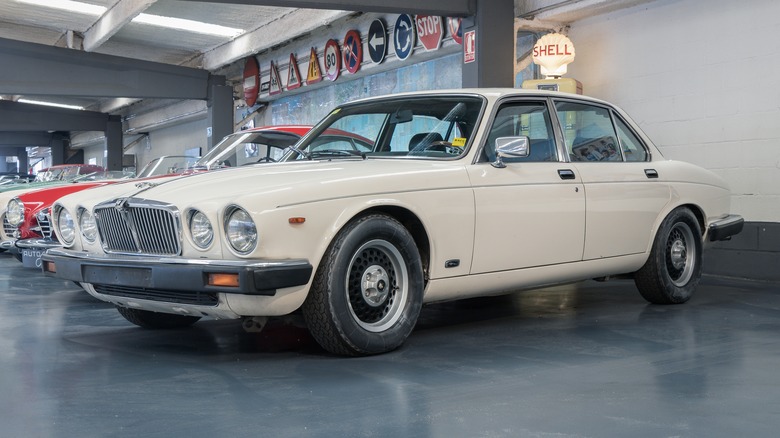 Jaguar XJ12