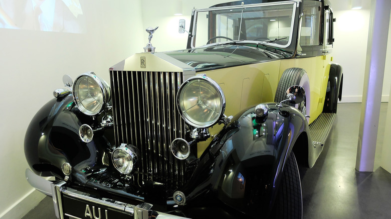 Rolls royce phantom iii from Goldfinger movie