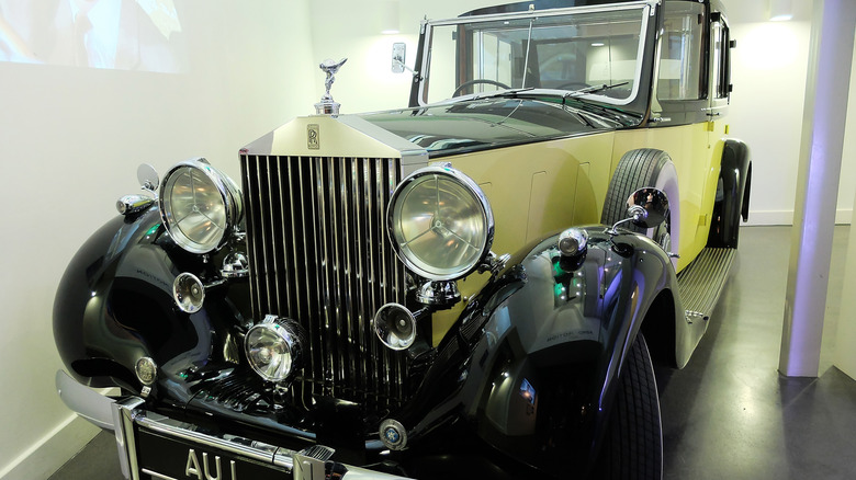 Rolls royce phantom iii from Goldfinger movie