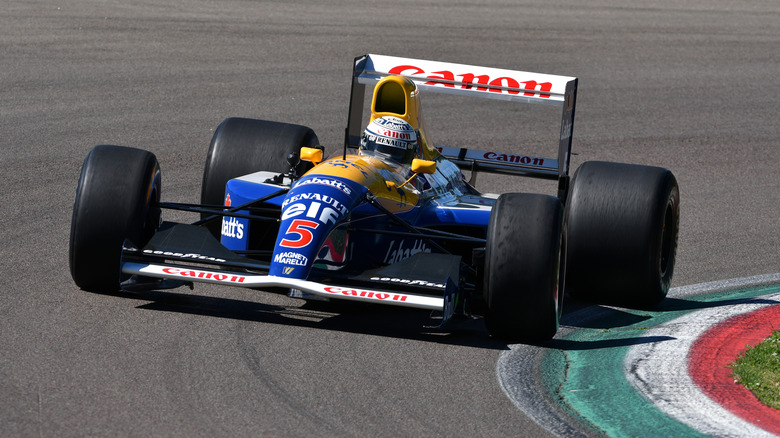 A cornering Williams FW14B