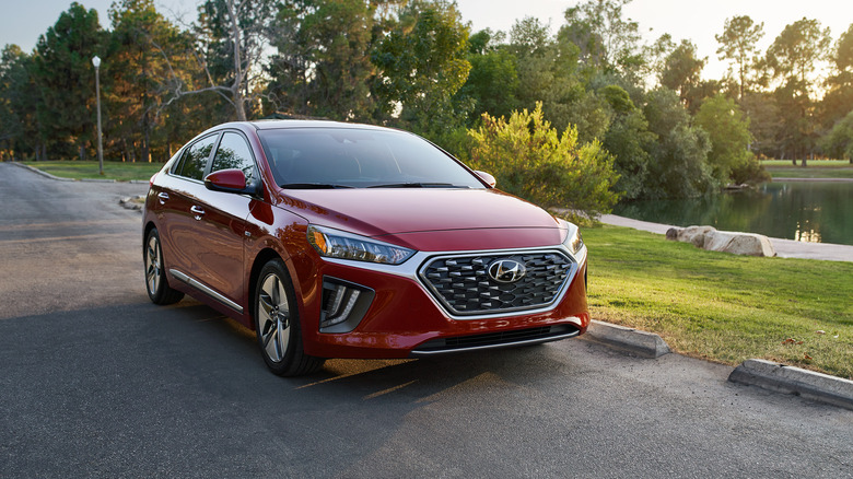 2022 Hyundai Ioniq Hybrid