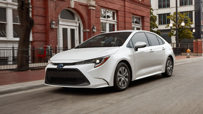 Toyota Corolla Hybrid White