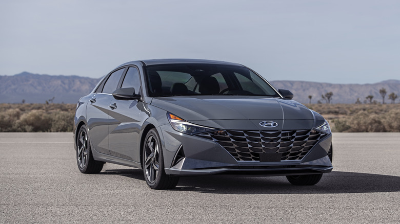 2023 elantra hybrid