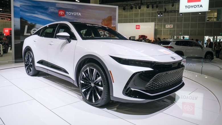 2023 toyota crown