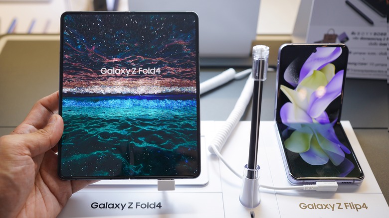 Galaxy Z Fold4 and Z Flip4