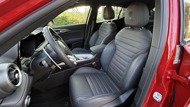 2025 Alfa Romeo Tonale Tributo Italiano eAWD Interior