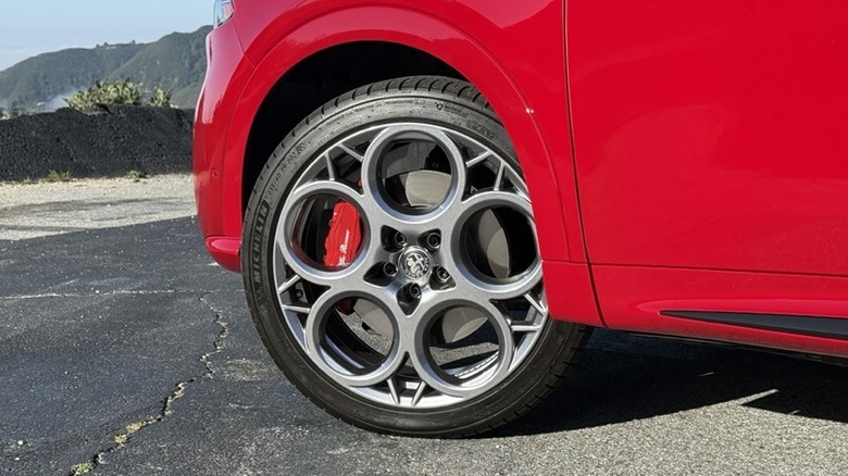 2025 Alfa Romeo Tonale Tributo Italiano eAWD Wheel