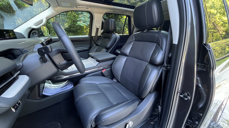 Lincoln Navigator driver seat