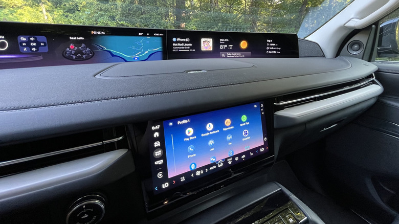 Lincoln Navigator infotainment system