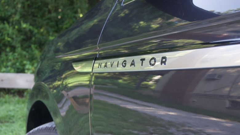 2025 Lincoln Navigator badge