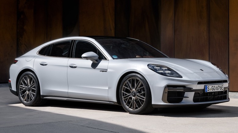 2025 Porsche Panamera Hybrid