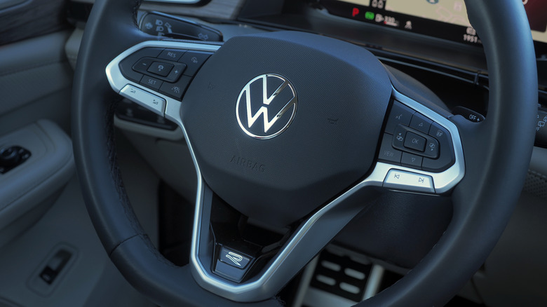 2025 VW Atlas steering wheel