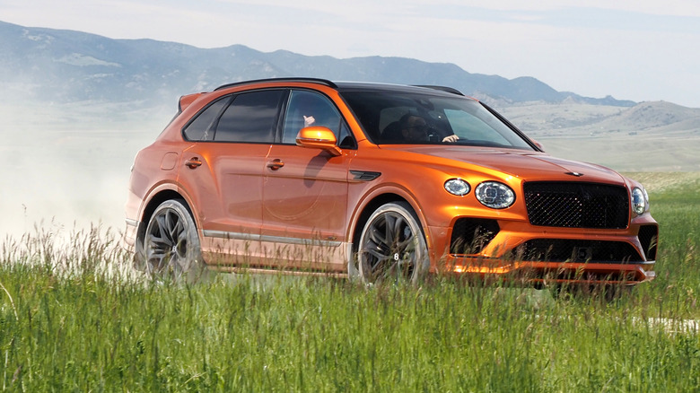 2026 Bentayga Speed on an autocross course